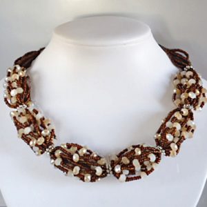 Cream Crystal beads necklace - HMJS