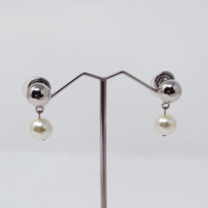 Pearl Jewellery Set by HMJServices